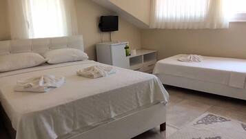 Minibar, blackout drapes, free WiFi, bed sheets