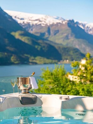 Terrace/patio - Tyssedal Hotel (Ullensvang)