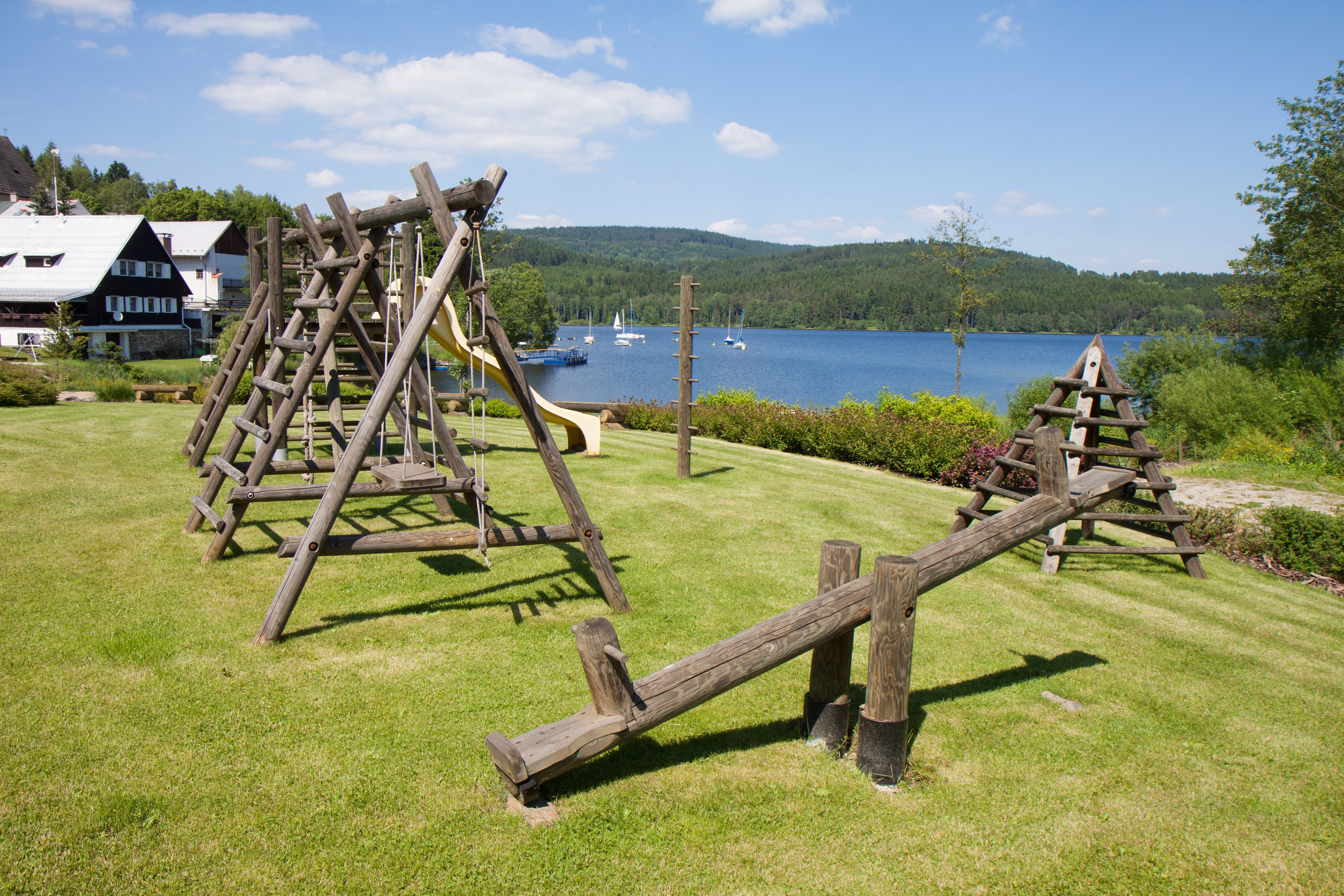 منطقة لعب الأطفال - خارجية