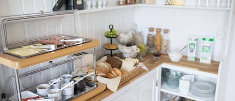 Komplett frokost er inkludert hver dag