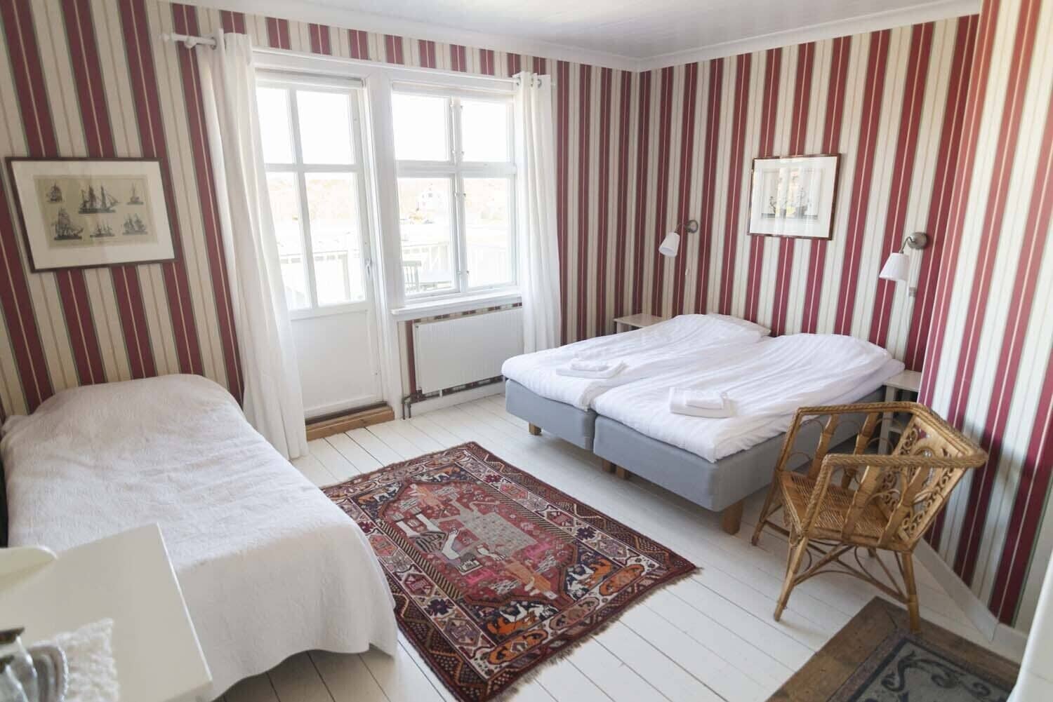 Twin Room, Balcony (Shared bathroom) | Blackout drapes, iron/ironing board, free cribs/infant beds