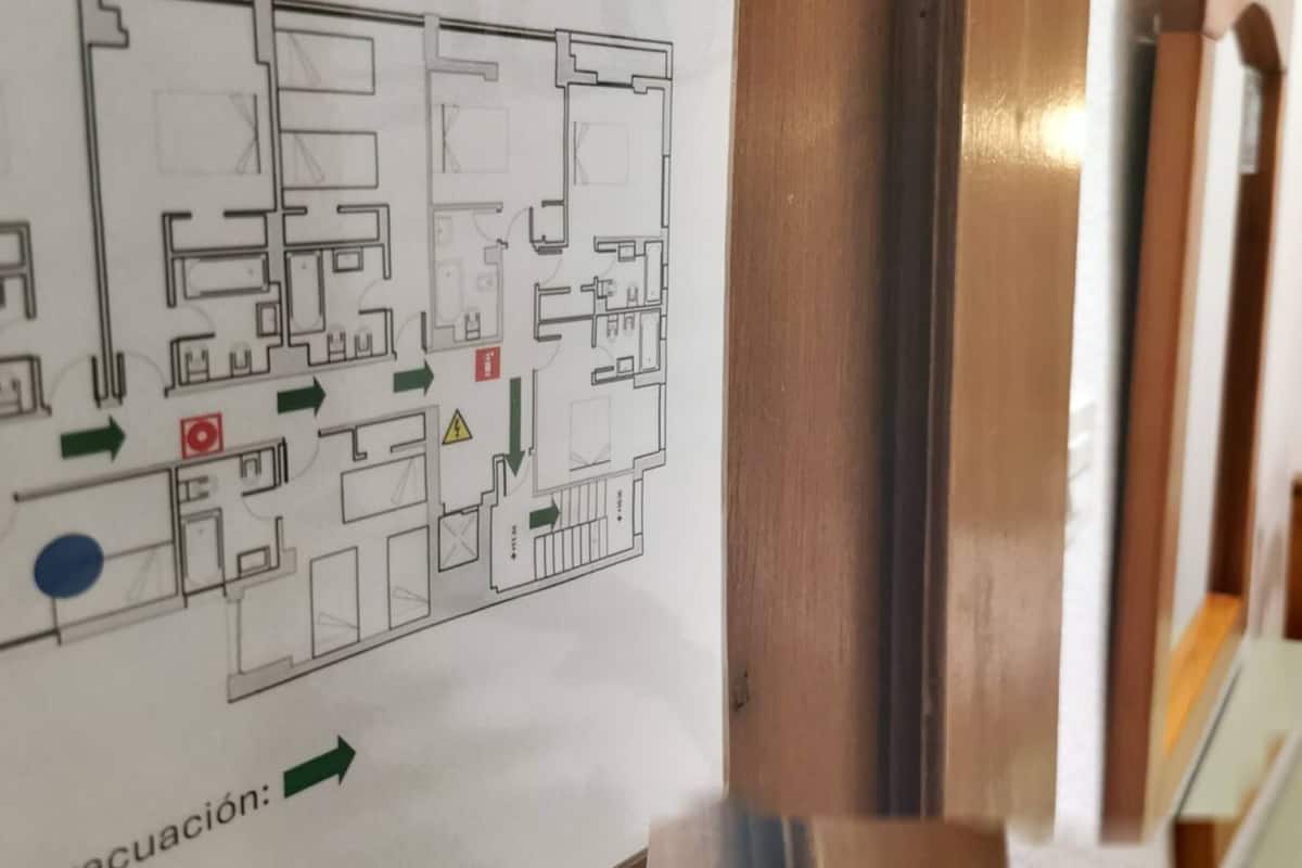 Habitación individual | Escritorio, wifi gratis y ropa de cama