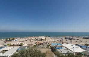 On the beach - Hotel Lina (Misano Adriatico)
