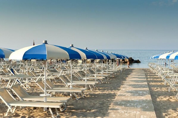 On the beach - Hotel Lina (Misano Adriatico)