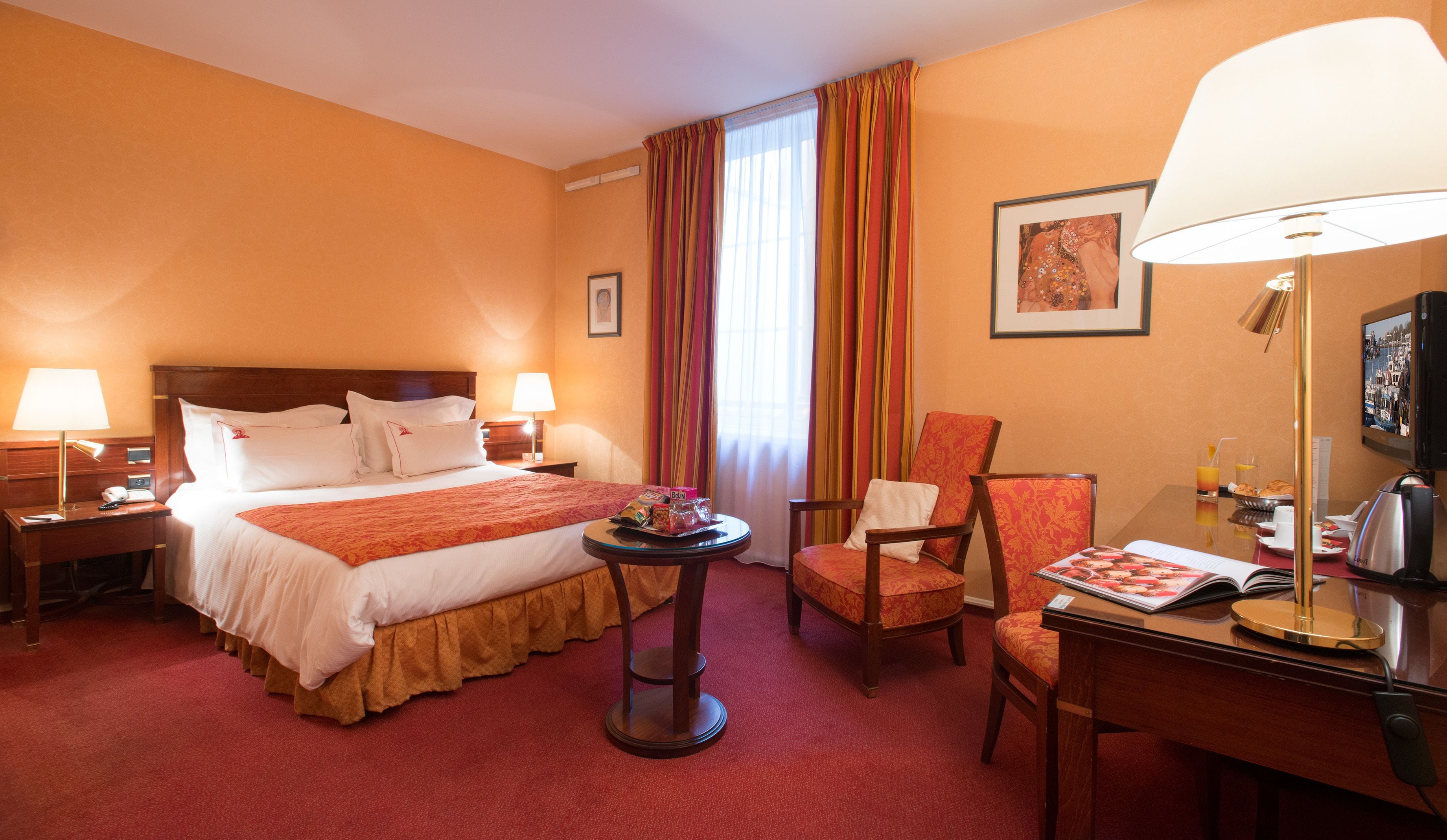 superior double room | minibar, in-room safe, desk, blackout curtains