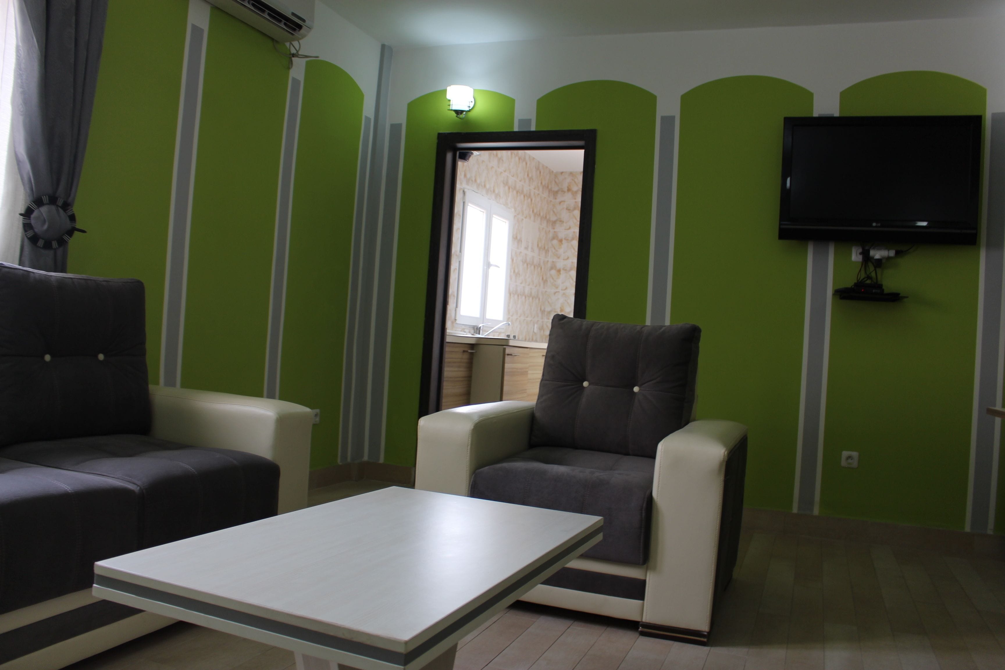 suite | living room | 32-inch tv with cable channels