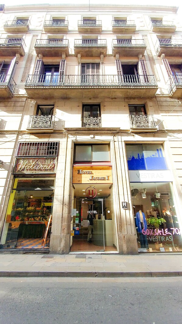 Front of property - Jaume I (Barcelona)