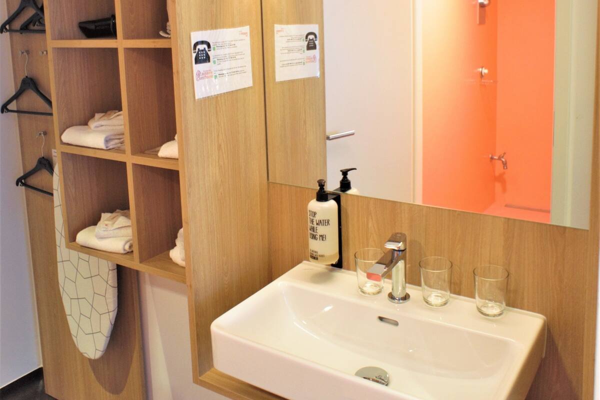 Business Quadruple Room | Room amenity