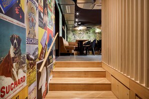 Lobby - Swiss Chocolate Lausanne by Fassbind (Lausanne)