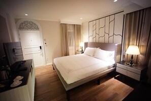 Premium bedding, minibar, in-room safe, desk