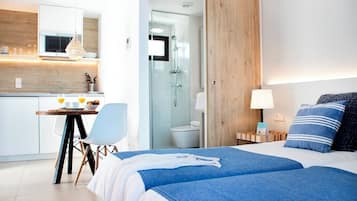 Studio, Balcony, Sea View | 1 bedroom, in-room safe, blackout curtains, free WiFi