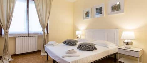 Apartment, 2 Bedrooms | 2 bedrooms, free cribs/infant beds