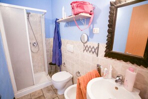Apartment, 1 Bedroom, Patio | Bathroom | Shower, hair dryer, bidet