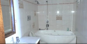 Villa, Private Pool, Sea View | Bathroom | Separate tub and shower, jetted tub, free toiletries, towels