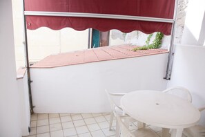 Apartment | Terrace/patio - Appartamento Bilo Seccheto sul Mare (Campo nell'Elba)