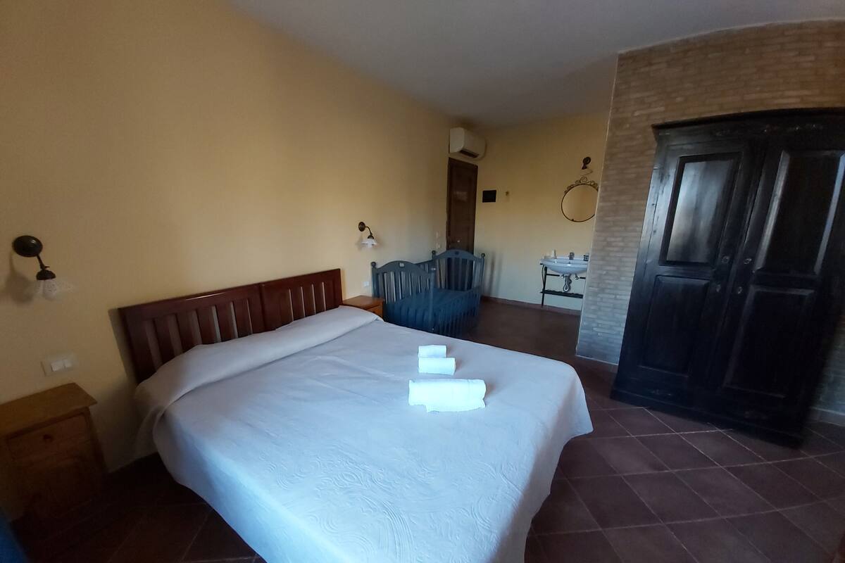 Doppel- oder Zweibettzimmer