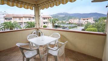 Apartment | Terrace/patio