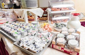 Tägliches inbegriffenes Frühstücksbuffet