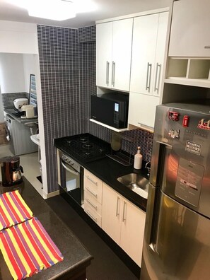 Standard-huoneisto, 2 makuuhuonetta | Yksityinen keittiö | Jääkaappi, mikroaaltouuni