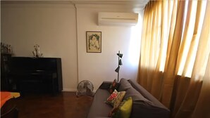 Unclassified image, 3 of 21, button - GoHouse Silveira 904 (Rio de Janeiro)