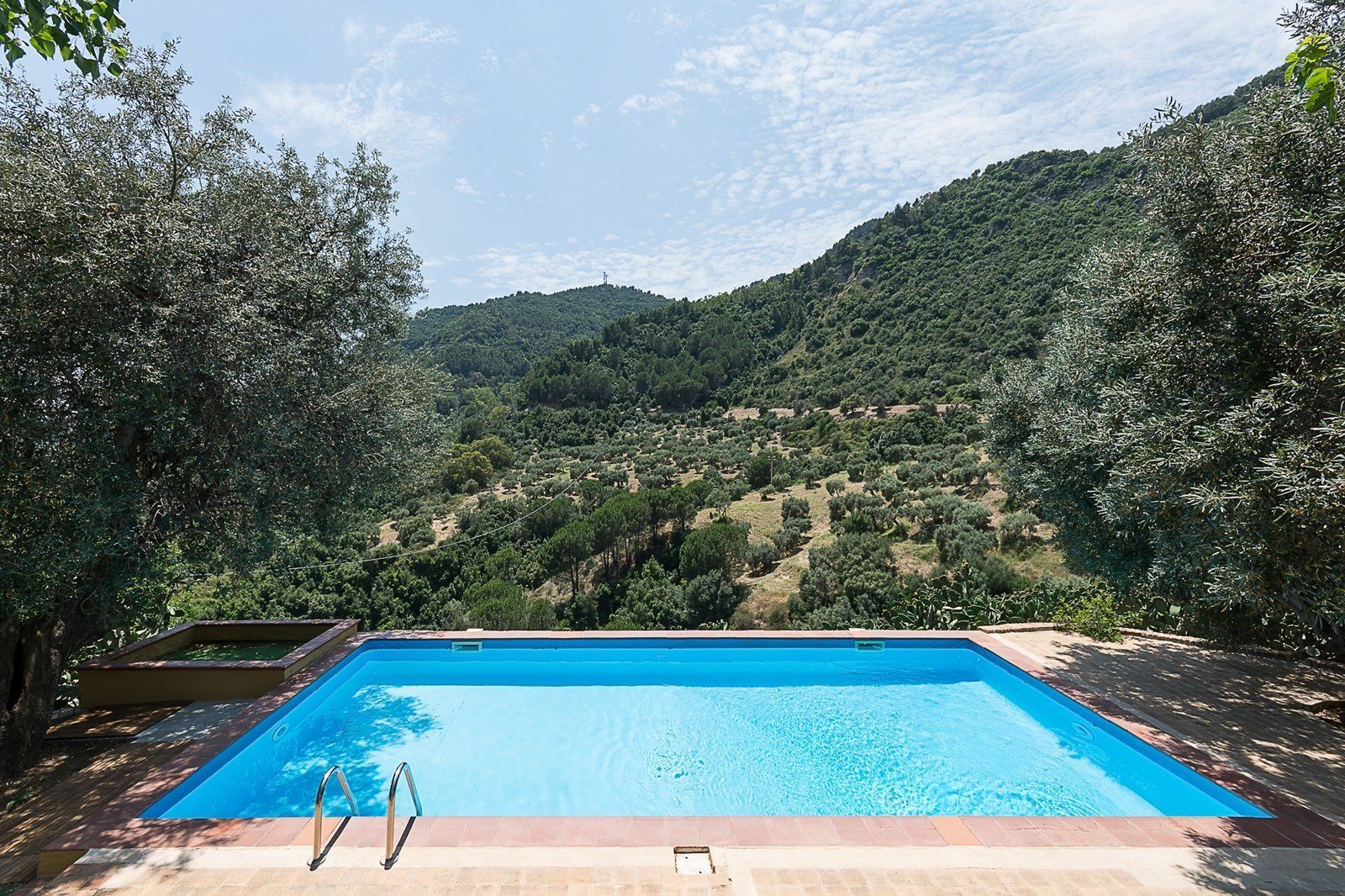 Piscina stagionale all'aperto