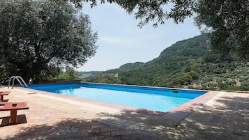 Sæsonbestemt udendørs pool