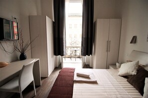 Deluxe Apartment, 2 Bedrooms, City View | 2 bedrooms, desk, iron/ironing board, free cots/infant beds - Budapest Easy Flat - Teresa Lux Apartment (Budapest)