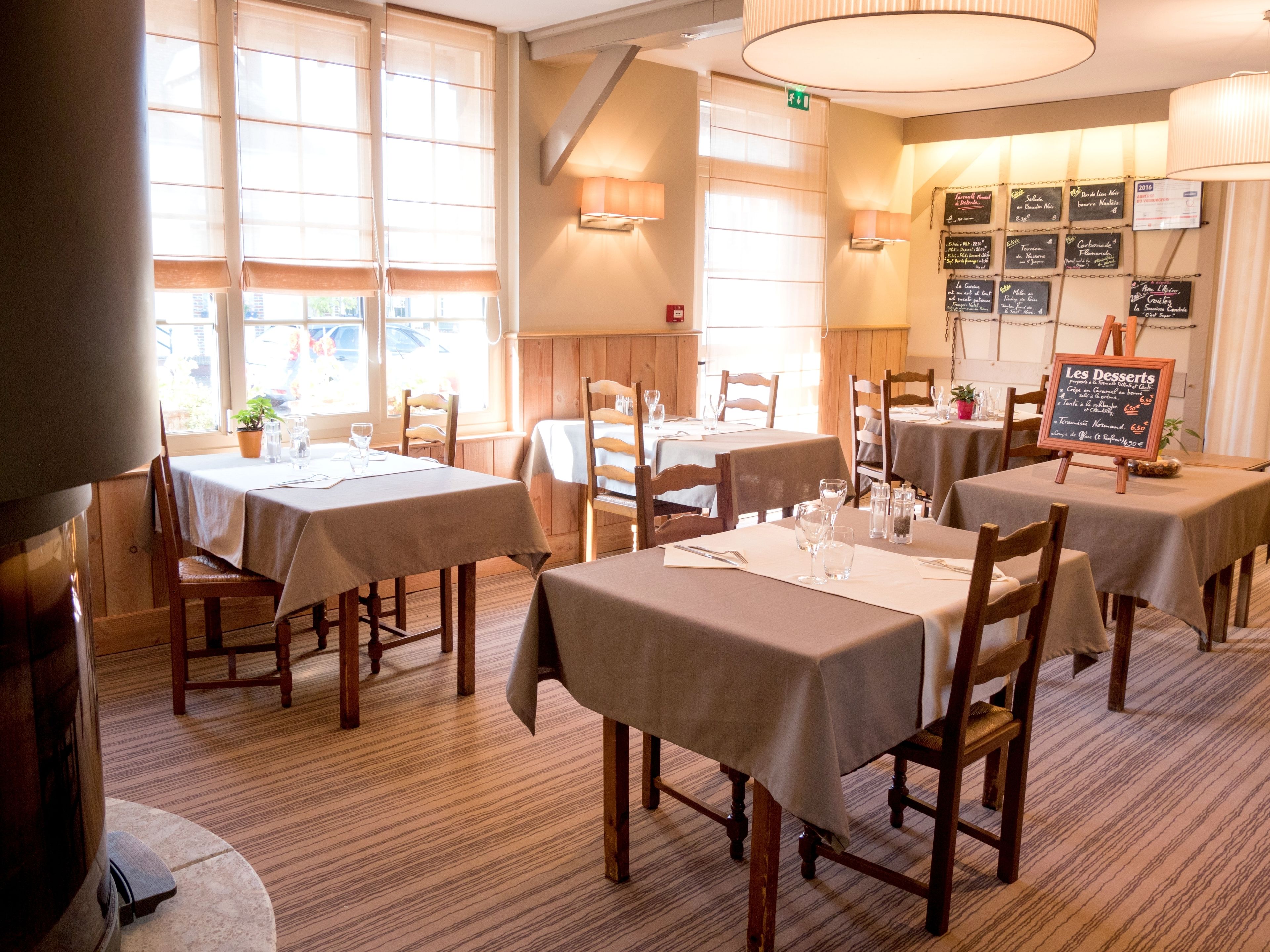 breakfast, lunch, dinner served; french cuisine