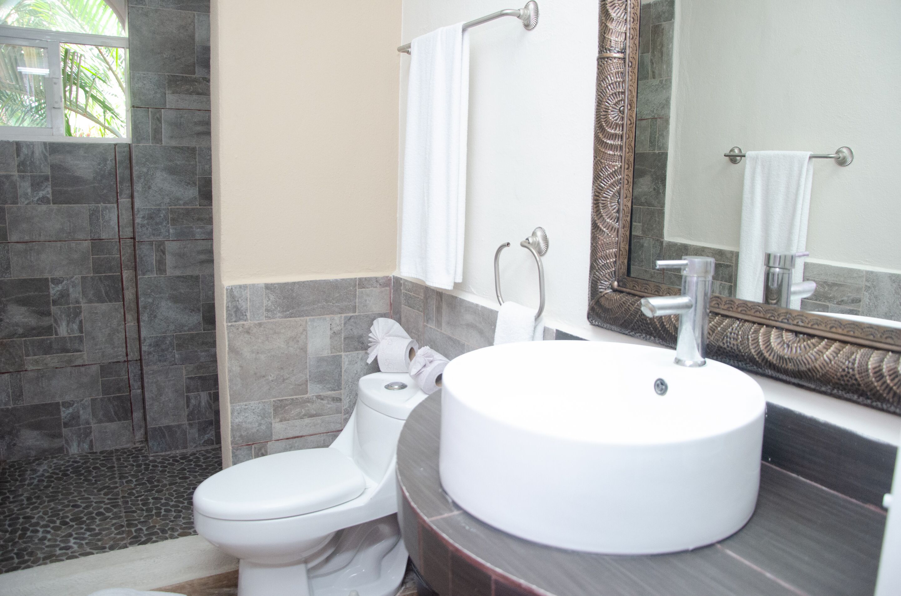 shower, free toiletries, towels, soap