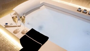 تجهيزات دش، مجففات شعر، مراحيض شطف، مناشف