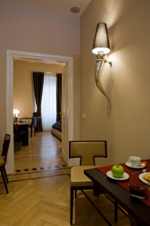 Breakfast area - Cardilli Luxury Rooms (Rome)
