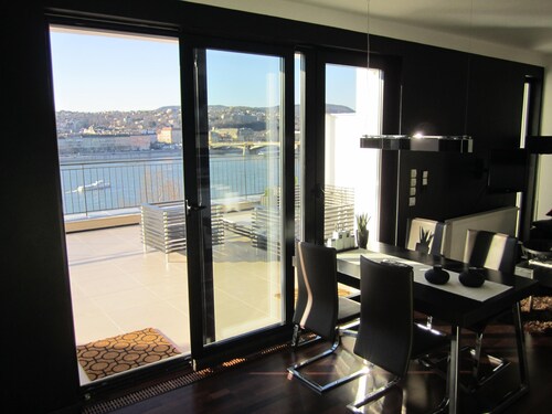 City penthouse with unique view over the Danube and the mountains of Budapest