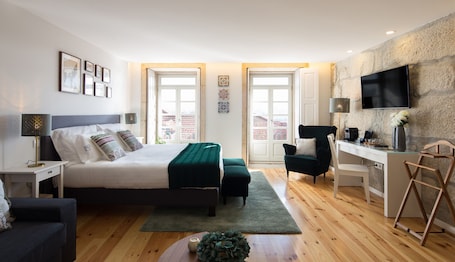 Deluxe Studio, Balcony, River View | Minibar, in-room safe, iron/ironing board, free WiFi