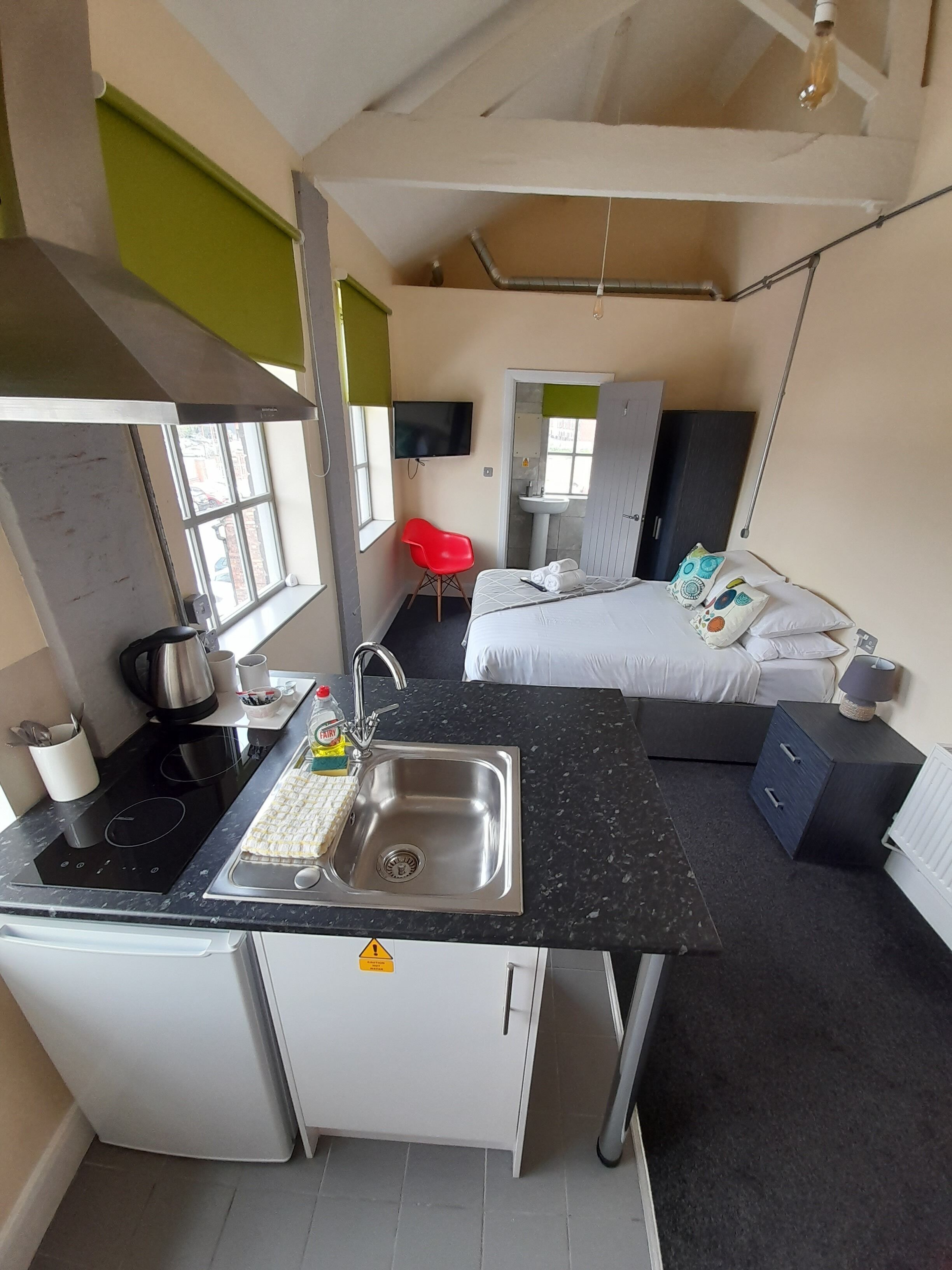 Iron/ironing board, free WiFi, bed sheets