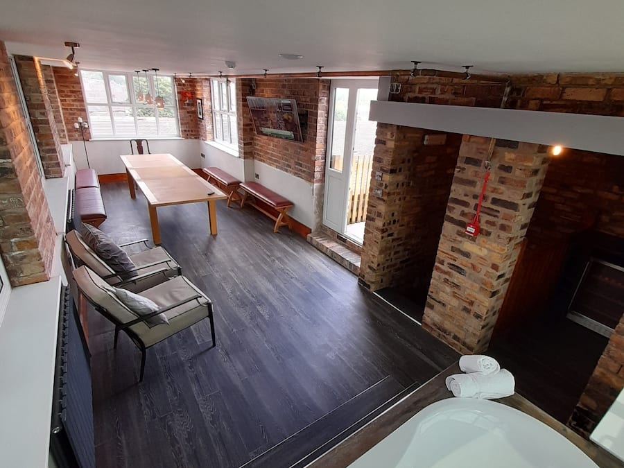 Suite – panorama, 1 queensize-seng, ikke-røyk | Oppholdsområde | Flatskjerm-TV