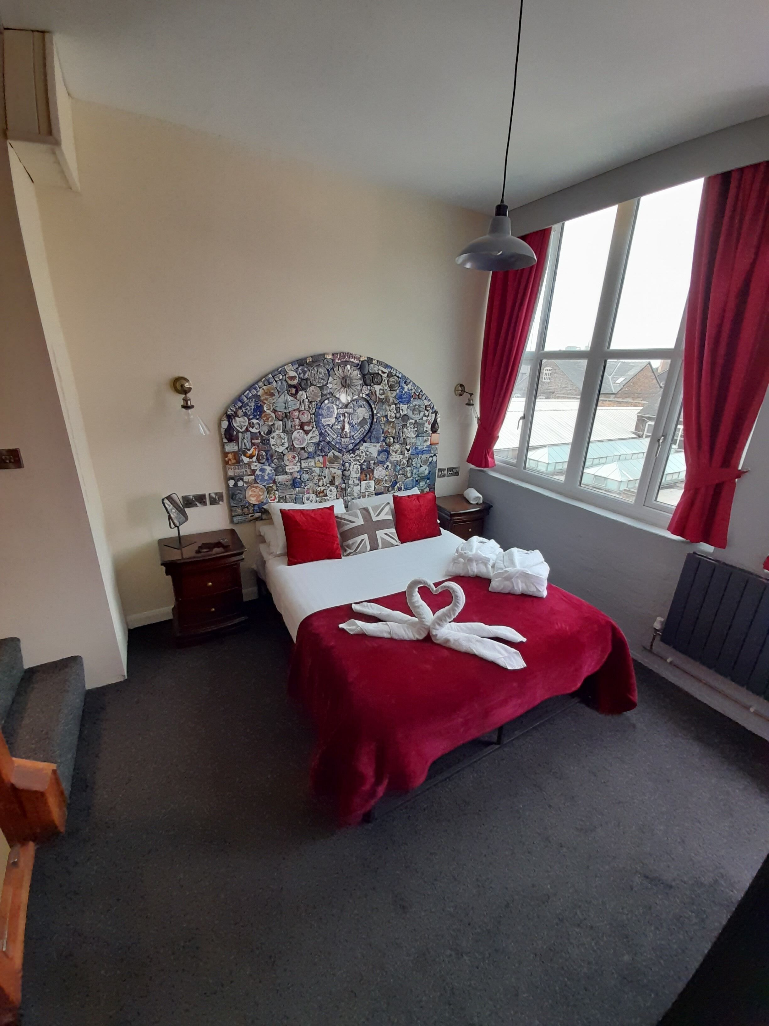 Panoramic Suite, 1 Queen Bed, Non Smoking | Desk, iron/ironing board, free WiFi, bed sheets