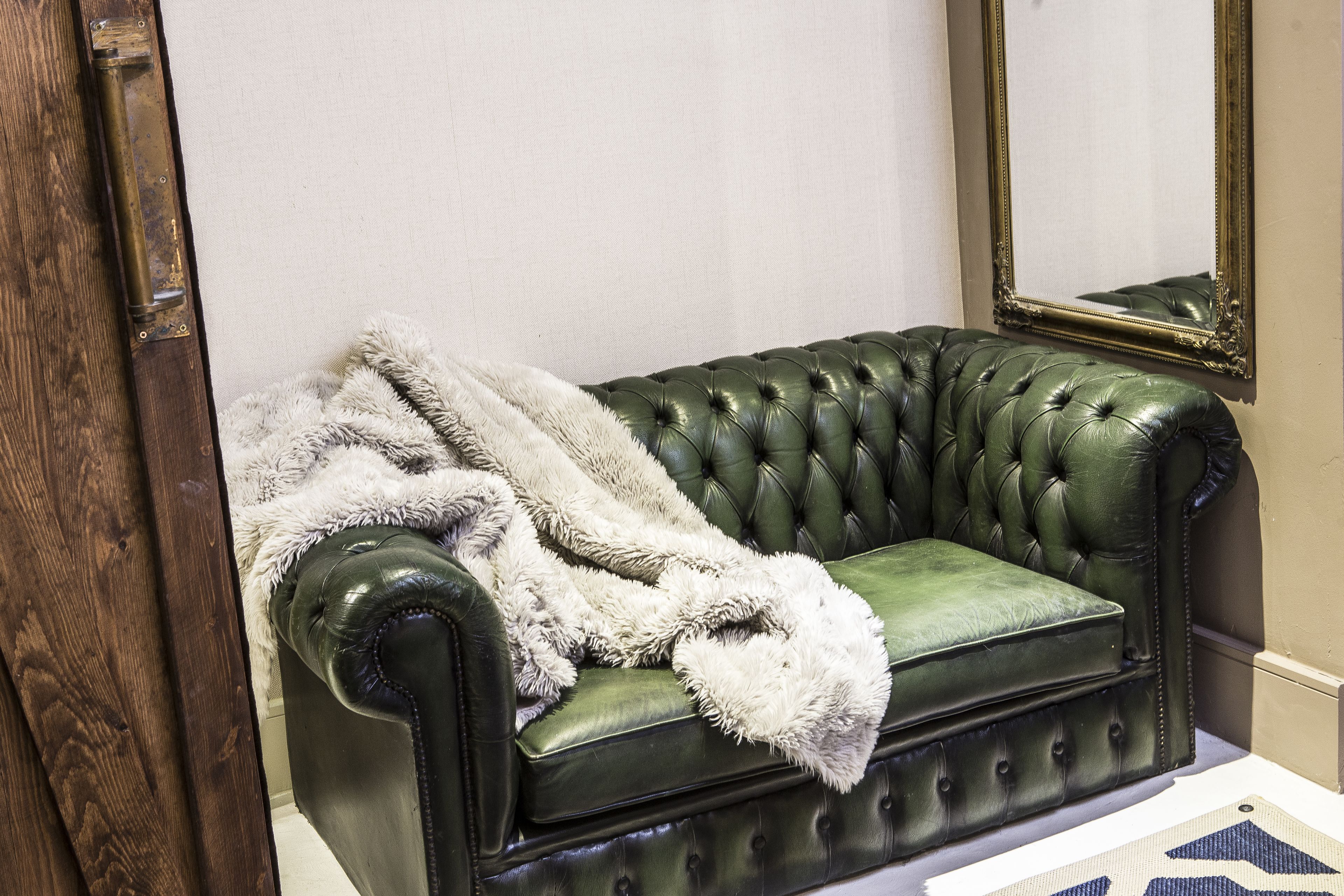 30-inch flat-screen tv with digital channels, tv, netflix