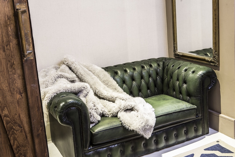 The Cow Hollow Hotel by null