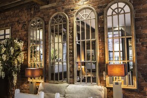 Interior - The Cow Hollow Hotel (Manchester)