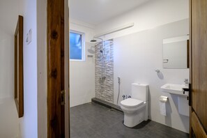 Deluxe Double Room Single Use, 1 Bedroom, Mountain View | Bathroom | Shower, rainfall showerhead, free toiletries, hair dryer - feel home (Kandy)