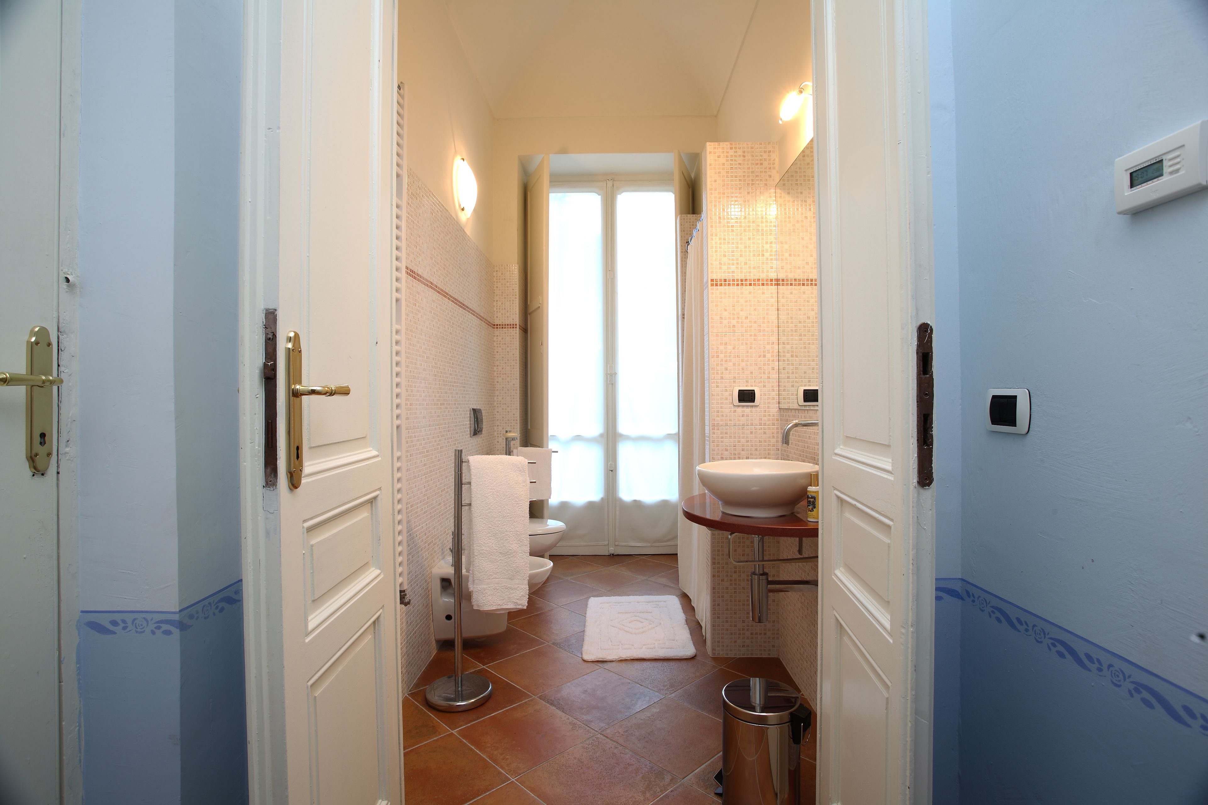 Studio (2 pax) | Badkamer | Een douche, gratis toiletartikelen, een haardroger, een bidet