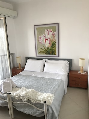 Double or Twin Room | View from room - Villa Aurora B&B (Bari)