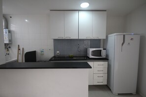 标准公寓, 1 间卧室 | 私人厨房 | 冰箱、微波炉、茶具/咖啡用具