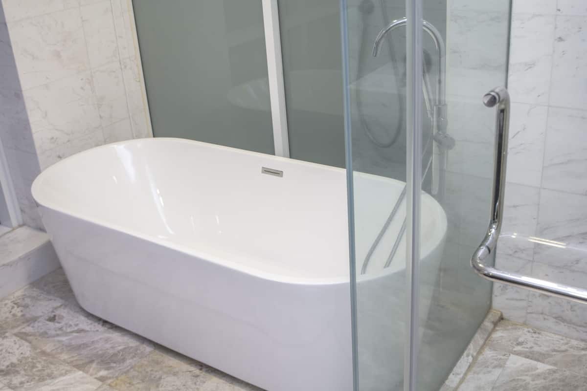 アイロン / アイロン台、可動式ベッド、WiFi (無料)