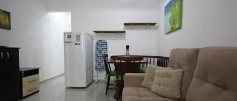 Standard-Apartment, 1 Schlafzimmer | Wohnbereich | Fernseher