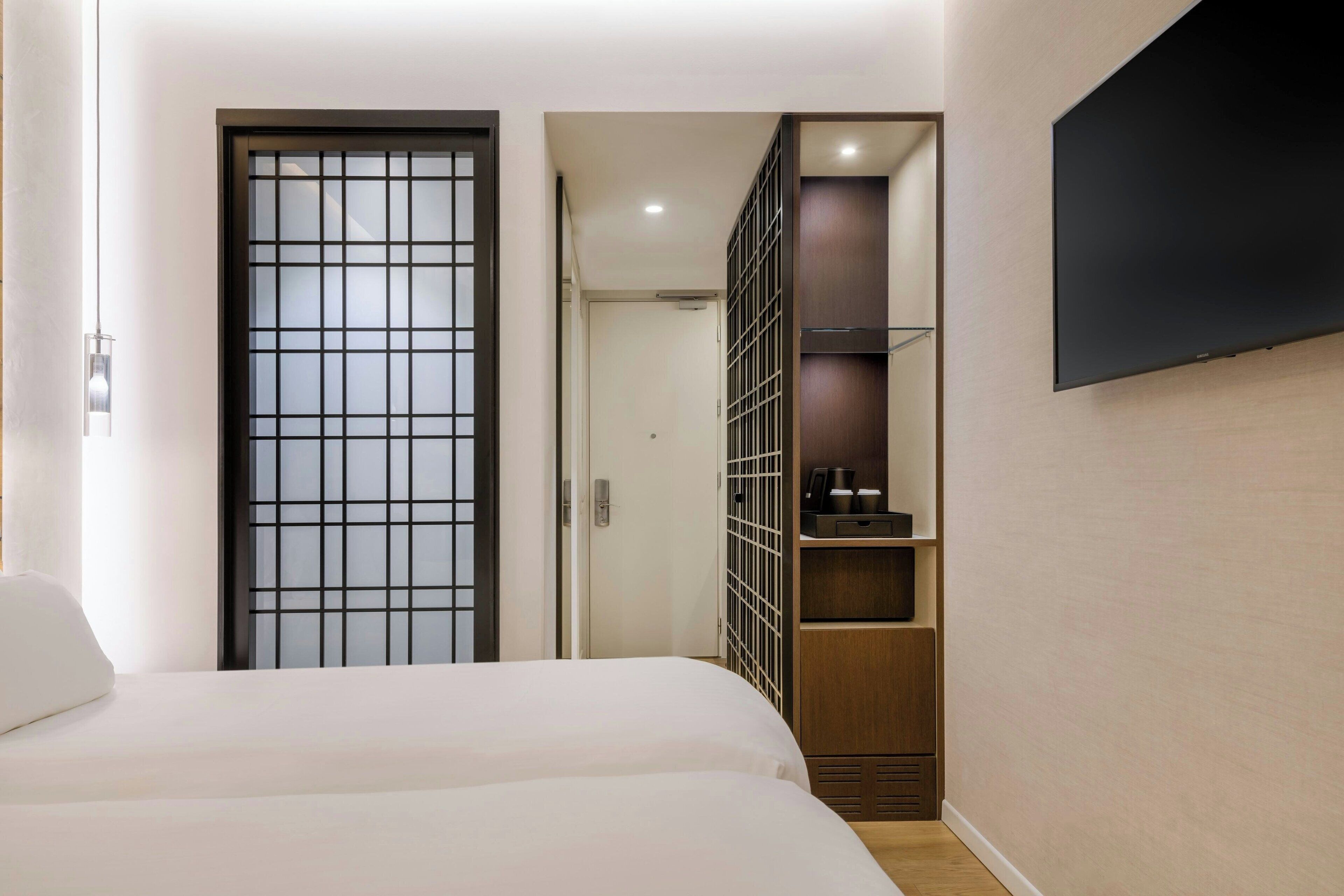 room, 2 single beds, non smoking | 1 bedroom, minibar, in-room safe, desk