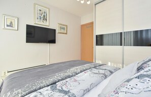 6 bedrooms, in-room safe, travel crib, free WiFi