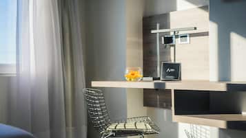 Comfort Twin Room, Accessible | Premium bedding, down comforters, pillowtop beds, minibar