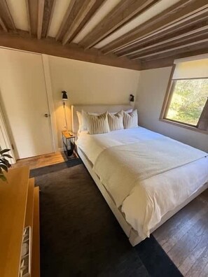 3 bedrooms, iron/ironing board, travel cot, WiFi
