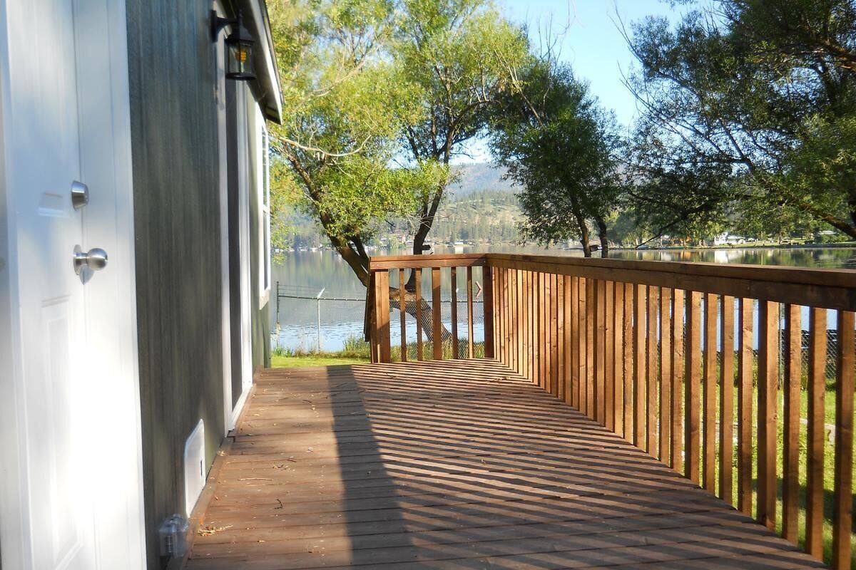 Cottage, 1 Queen Bed, Lake View, Lakeside | Porch